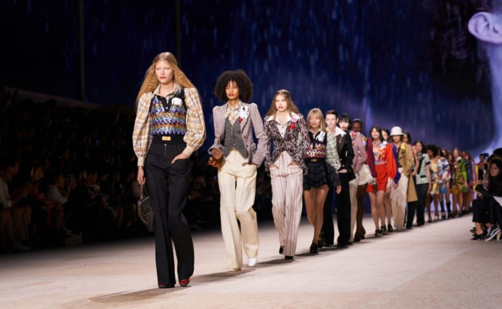 Menelusuri Desa Adat Batak Toba dan Tradisi Harian Warga